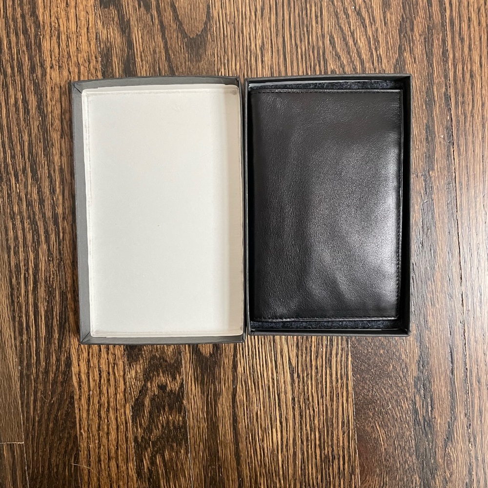 Tumi Leather L-Fold